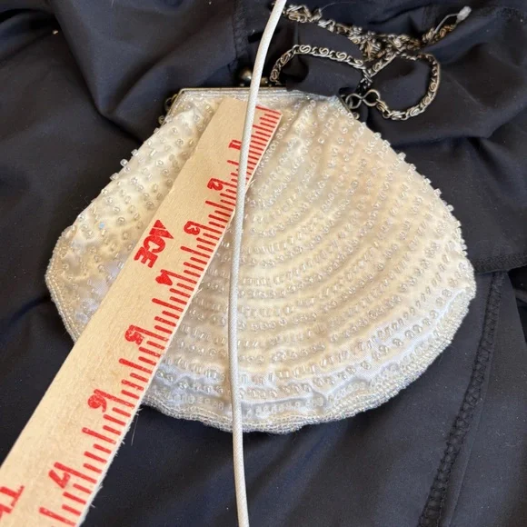 Jessica McClintock White Beaded Satin Evening Bag or Purse Vintage 90s - Picture 3 of 3